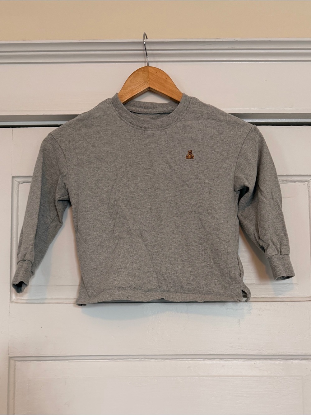 Gap Kids Heather Gray Crewneck Sweatshirt with Brown Bear Embroidery